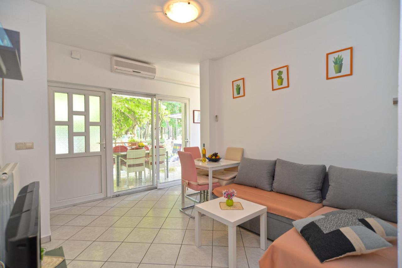 Apartments Marko 1377 โปเรช ภายนอก รูปภาพ