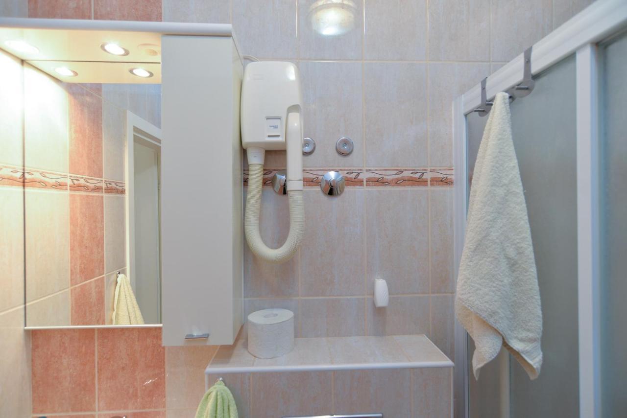 Apartments Marko 1377 โปเรช ภายนอก รูปภาพ
